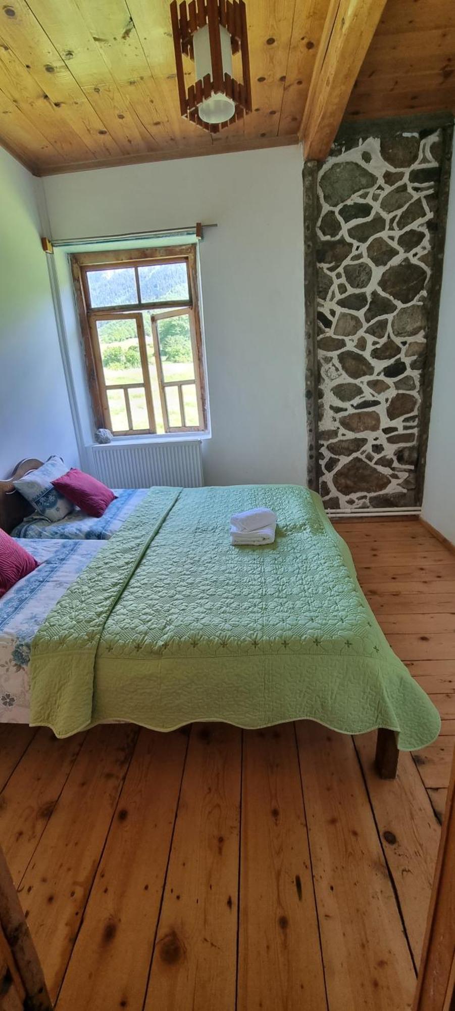 Peak Mazeri Guest House 部屋 写真